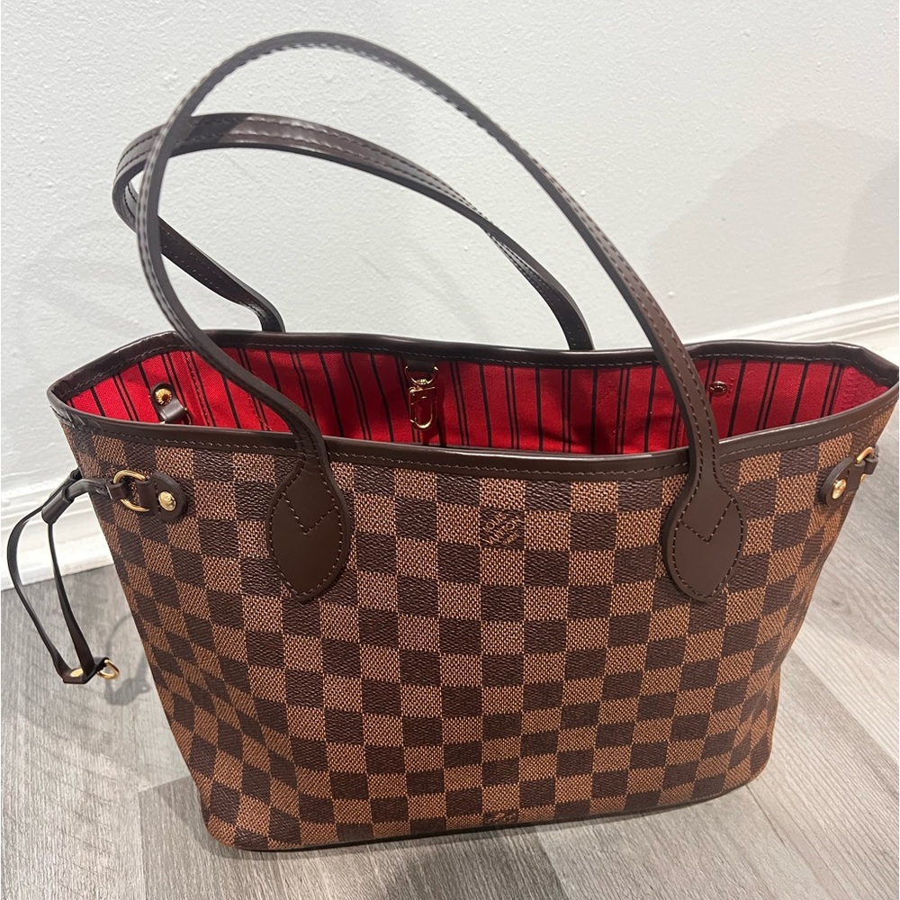 Louis Vuitton Neverfull Pm